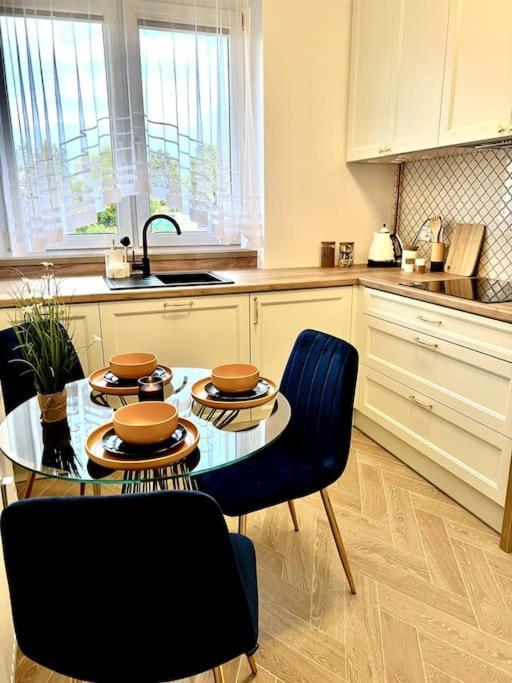 B&W Luxurious Apartment In The Heart Of Wroclaw Dış mekan fotoğraf